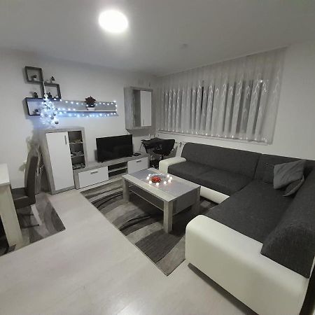Apartman Lela 카를로바츠 외부 사진