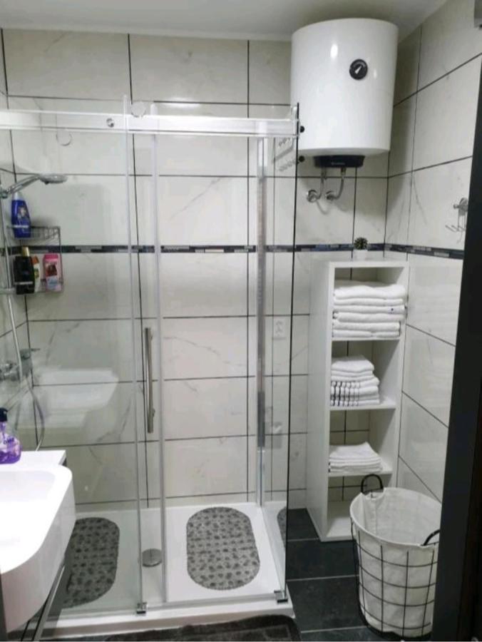 Apartman Lela 카를로바츠 외부 사진